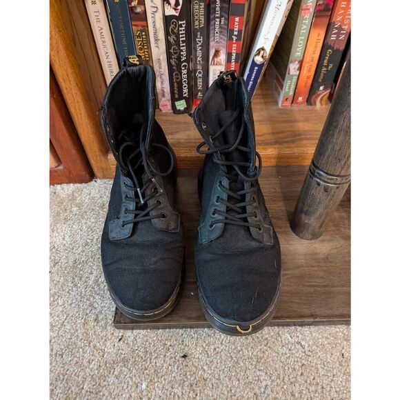 Dr. Martens Combs Poly Casual Boots Men's Black / Yellow Shoes COMBS -AW004 SZ 9 - Picture 1 of 5